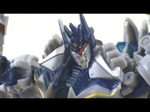 Video review of Transformers Revenge of the Fallen "Soundwave"