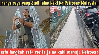 Download lagu Indonesian villagers walk to Petronas Kuala Lumpur Malaysia mp3 Download lagu Indonesian villagers walk to Petronas Kuala Lumpur Malaysia mp3