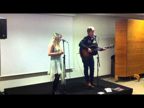 Lív Næs & Trondur Enni