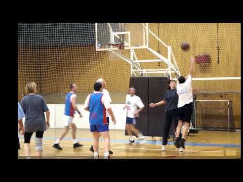 Egy régi reggeli kosarazás