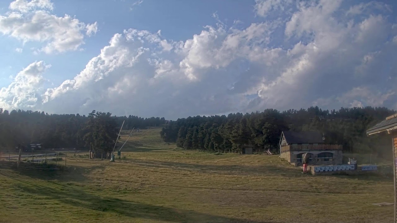 Live webcam view of Les Airelles Chairlift