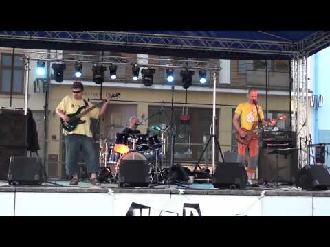 Hydra, Kabát Projdu zdí