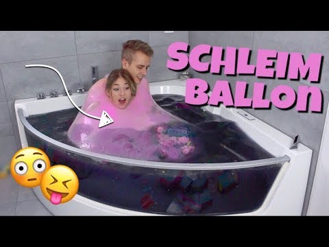 Ich steige in den größten Schleim - Ballon der Welt 😱😳 I Julienco