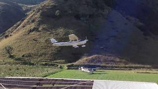 preview picture of video 'Moawhitu airstrip, Greville Harbour, D'Urville Island'
