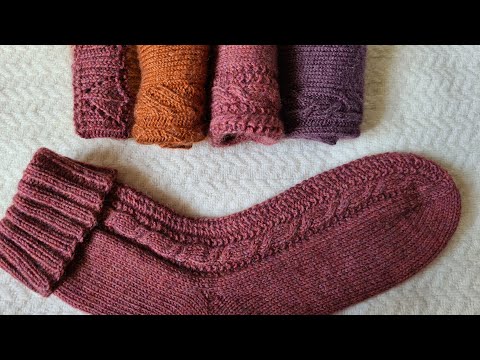 Yarnflakes Knitting Podcast 146 – Cables strike back