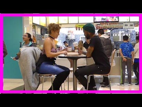 Elle va à son rendez-vous Tinder totalement nue et personne ne le remarque