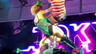 水着ポールダンス高速回転で（￣+ー￣）