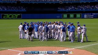 KC@TOR: Benches clear after Sanchez plunks Escobar