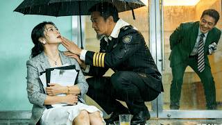 [VOLLEDIG] Nadat ze decennialang als een slaaf had gewerkt, werd ze door een schoft de deur uit gezet, maar een bewaker kwam tussenbeide en trouwde met haar! Na het huwelijk ontdekte ze dat hij een verborgen CEO was en was ze nog meer geschokt toen ze erachter kwam dat zijn adoptiedochter eigenlijk haar lang verloren dochter was! NZDJ