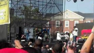 "Shadowboxin'" } "Swordsman" - The GZA - Live @ Rock The Bells, NYC (9/3/2011)