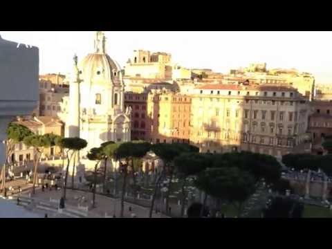 Италия: Вид на древний Рим с Витториано 