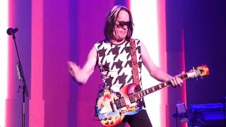 Todd Rundgren & Utopia - Hammer In My Heart - Live 2018