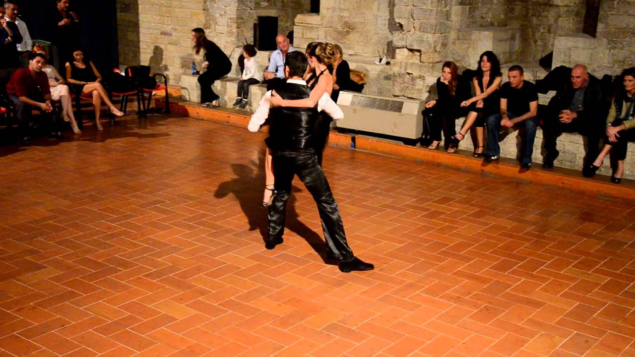 MAXI COPELLO y NADIA JOHNSON Anteprima TODI TANGO FESTIVAL  Alice Tango a Todi 20 10 2012 4:4