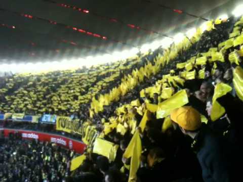 FC Bayern München vs. Borussia Dortmund 1:3 Einlaufchoreo 26.02.2011