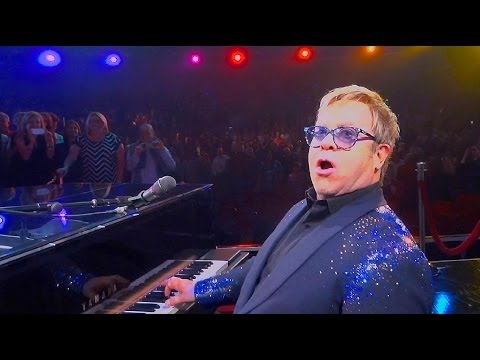 Elton John in Las Vegas 4-5-14 (Shot on stage) 