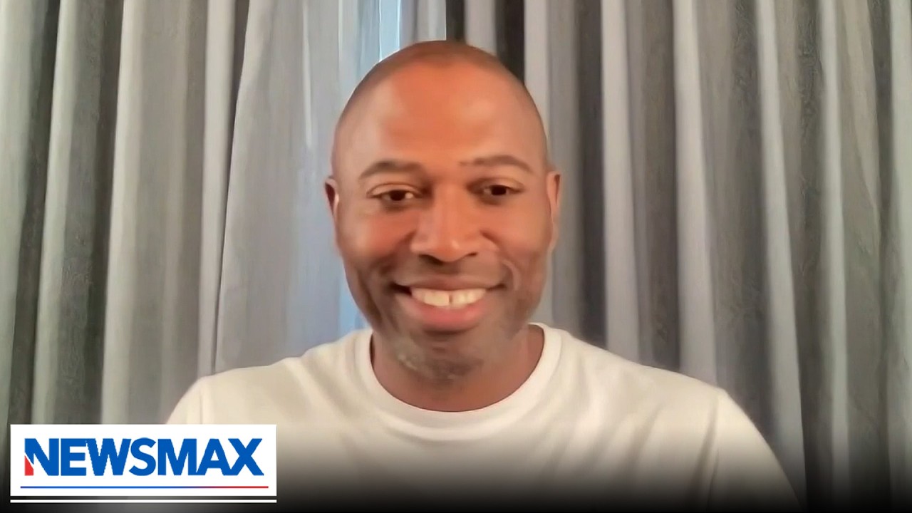 'The Pro Bowl isn't football anymore,' 'it's okay to get rid of it': Fmr. NFL MVP Shaun Alexander: