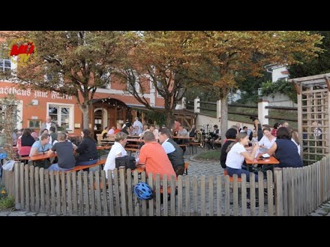 Traditionsgaststätte in Buchbach wiedereröffnet: "Beim Obern" lässt sich gut feiern.