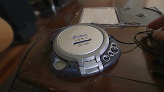 Simulation of listening to a Sony Discman