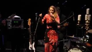 Polly Gibbons - Hallelujah, I Love Her So (Ray Charles)... Support for Gladys Knight, RAH, July 2016