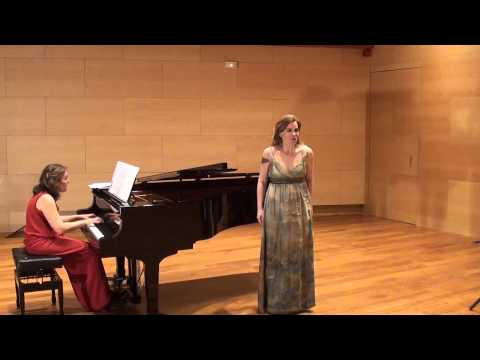 El paño moruno   M. de Falla. Constanza León, soprano. Sandra Casanova, piano.