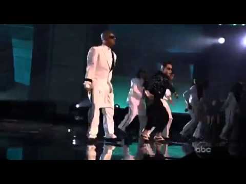 Gangnam Style  and Too Legit To Quit Mashup - PSY & MC Hammer  (2012 American Music Awards)