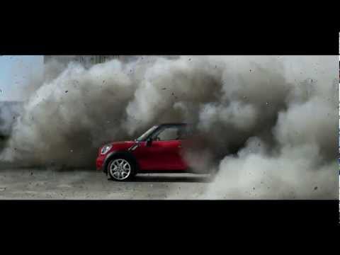 MINI Paceman Urban Street Art Extended Length - French