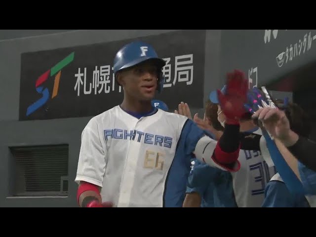 【6回裏】ファイターズ・万波中正 今季第5号はドーム上段への2ランホームラン!! 2022年5月15日 北海道日本ハムファイターズ 対 福岡ソフトバンクホークス