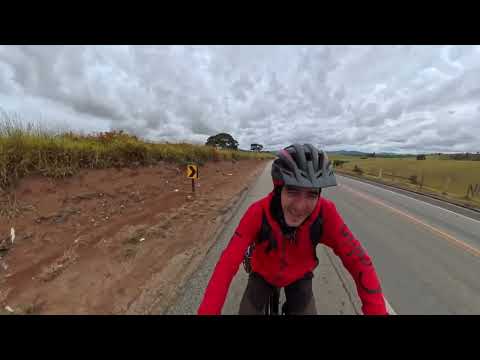 Atravessando as montanhas mineiras de bicicleta elétrica, cheguei em Pedralva.