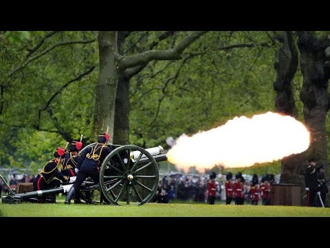 شاهد طلقات مدفعية في مناطق بريطانية مختلفة احتفالاً بذكرى تتويج الملك تشارلز الثالث