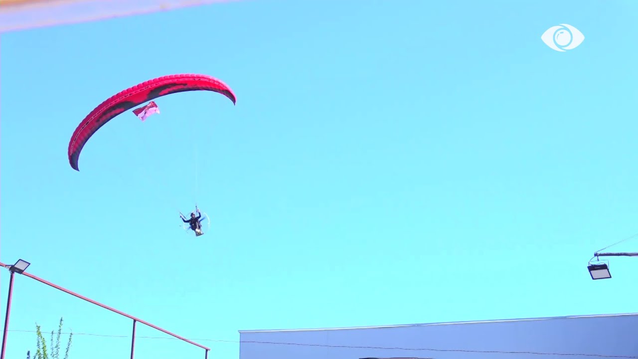 Mos u ndal, ka puls/ Surprizë nga ajri për Gjestin