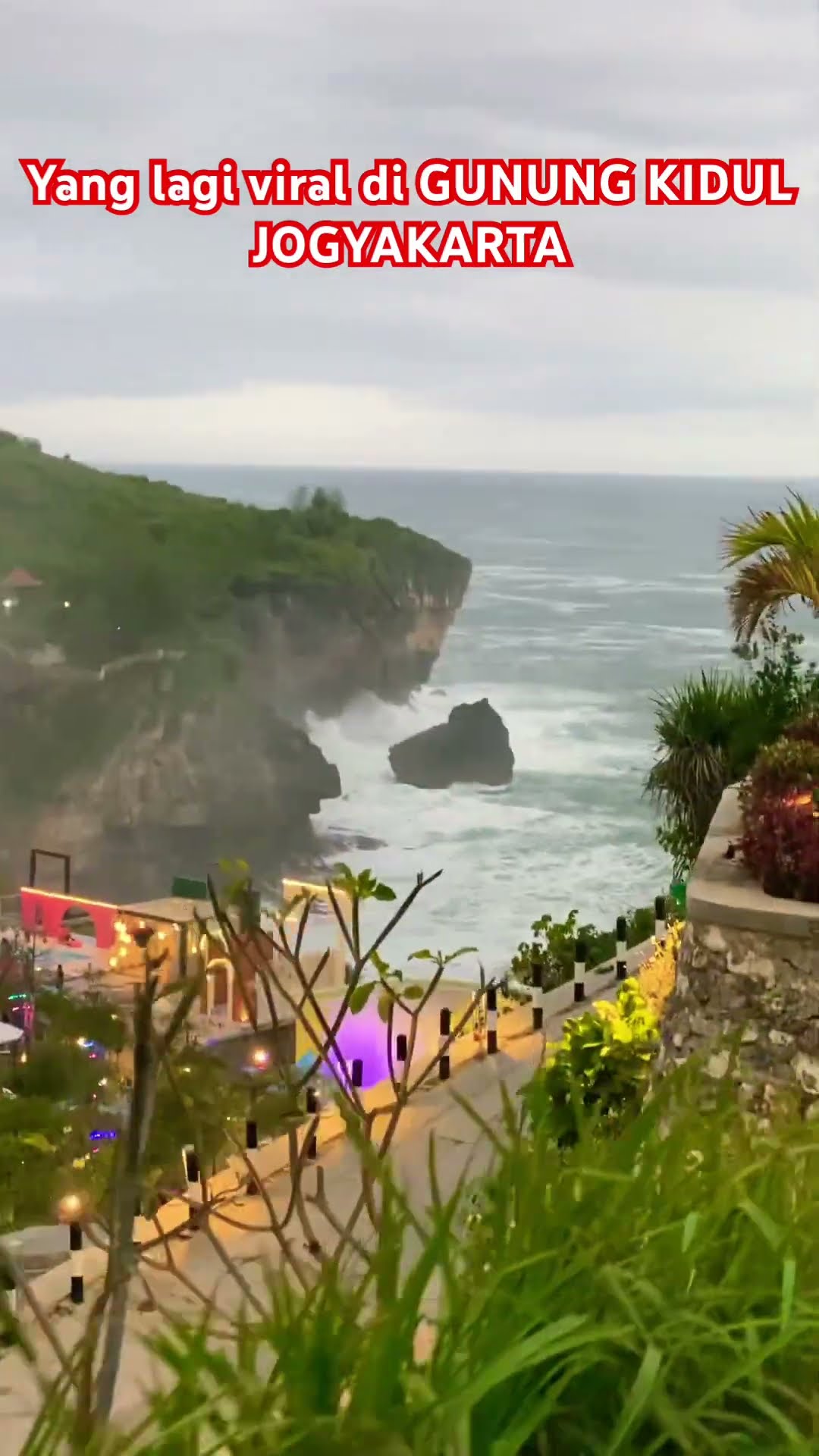 Buat kalian yang lagi cari spot wisata seru di Jogja, langsung meluncur ke Girikarto, Gunung Kidul! Tempatnya viral dan...
