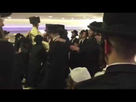 Toldos Aharon (Hasidic dynasty) ,  Jerusalem, Wedding