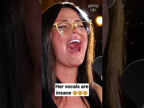 Holy smokes Caitlynne Curtis bringing the heat! 🔥’God We Need You Now’