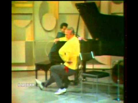 THE YOUNG HOLT TRIO - MELLOW YELLOW (LIVE FRED ASTAIRE SHOW)