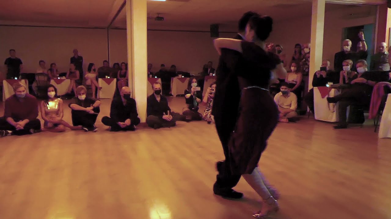 Video thumbnail for Carlos Espinoza & Agustina Piaggio, Milonga que peina canas (NeapolisInTango, 4/4)