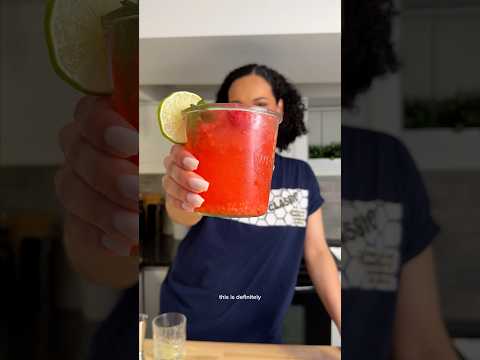 No Sugar Added Raspberry Spritzer ☀️🍓 #lowcarb #cocktail