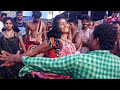 ஆடும் போது குறுக்க வந்த வாலிபரின் பொ�