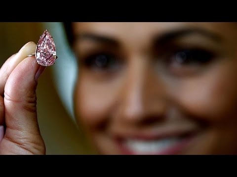 Diamante da record: "Unique pink" venduto per 28 milioni di euro, il più caro "rosa vivido"