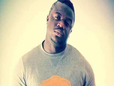 MigiBoss 14. Wat is goed (Prod by Soundflow)