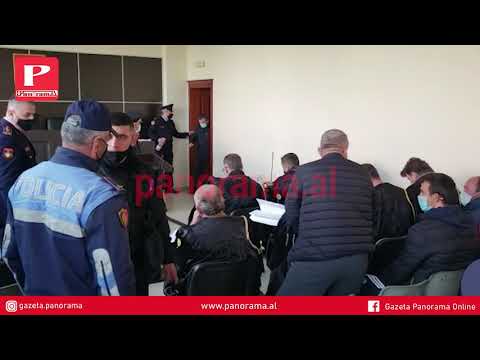 Pamjet/ Skandal në gjykatën e Vlorës, 32 të arrestuar dhe shumë forca policie në sallën e gjyqit