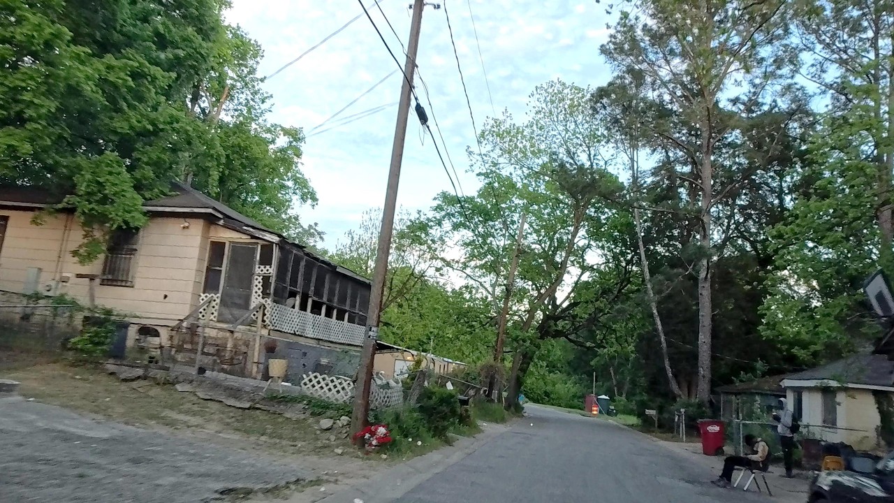 SHOTS FIRED NEAR GRAVEYARD IN MACON GEORGIA / GUY DISAPEARS INTO WOODS