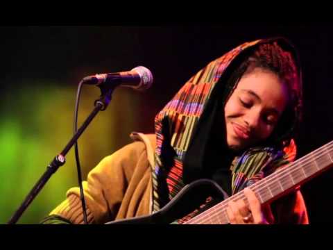 Nneka LIVE Walking - My Fairy Tales