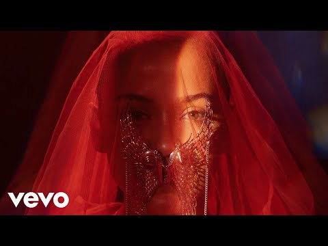 Claudillea - Habanera (Official Music Video)