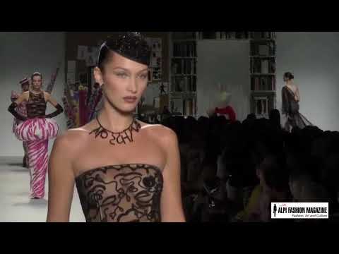 Moschino Spring Summer 19 | Milano Moda Donna 2018