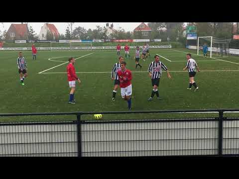 Mike Zagwijn (VVGZ 2) scoort tegen MZC'11 2