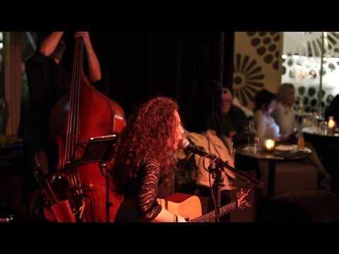 Akina McKenzie and The Wingmen live at Hörbar Winterthur, Believe Me