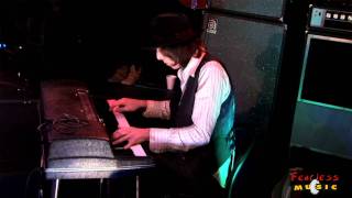 Supergrass - Kiss Of Life - Live On Fearless Music HD