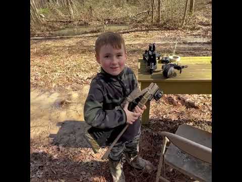 Slug vs. Pallet with cheapest gun, Charles Daly 101 410 shotgun
