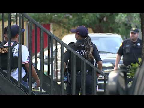 15-year-old girl shot in face in SW Houston, HPD says