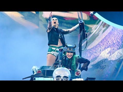 Shotzi & Nox Entrance: SmackDown, August 20, 2021 - HD